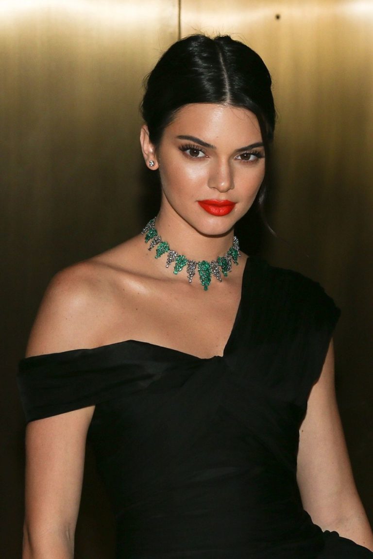 Kendall Jenner’s Bio, Height, Weight, Measurements, Net Worth, Age ...