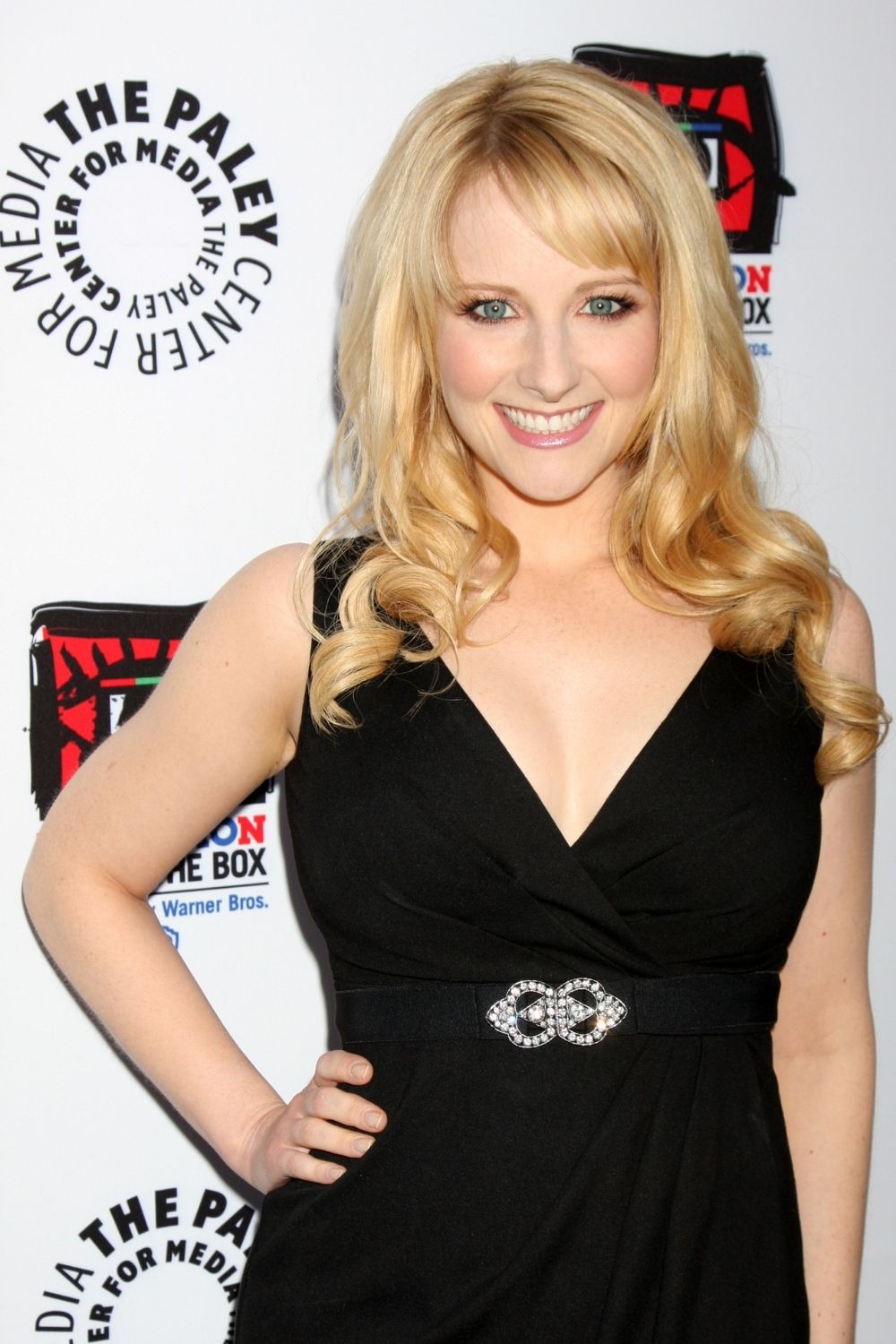 Melissa Rauch’s Height, Weight, Dating History, Body Measurements, Net